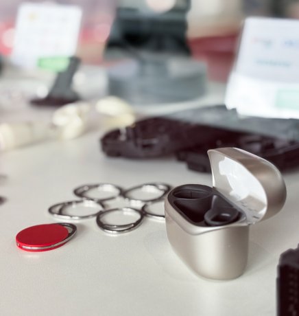 Stücke von Fortell überall um uns herum